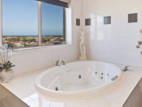 Comfort Inn On Raglan - E Caravan Parks 1