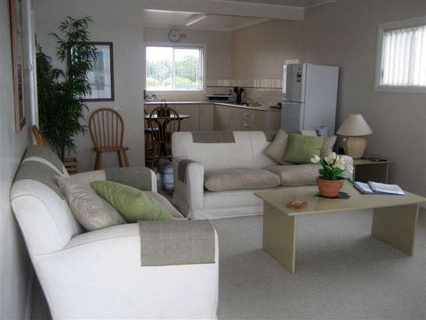 Coral Tree Lodge Tourist Park - E Caravan Parks 1