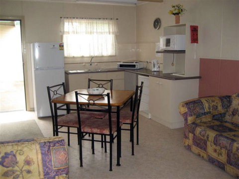 Coral Tree Lodge Tourist Park - E Caravan Parks 2