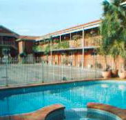 Courtyard Motor Inn - E Caravan Parks
