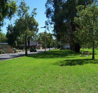 Cowra Holiday Park - E Caravan Parks