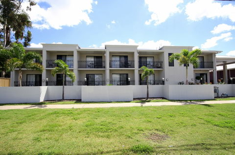 Dalby Fairway Motor Inn - E Caravan Parks 2