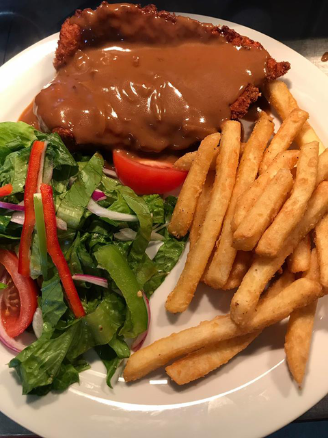 JJ's Bar & Steakhouse - E Caravan Parks 4