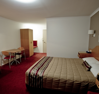 Centrepoint Motor Inn - E Caravan Parks