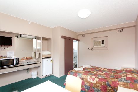 Aquatic Motor Inn - E Caravan Parks 0