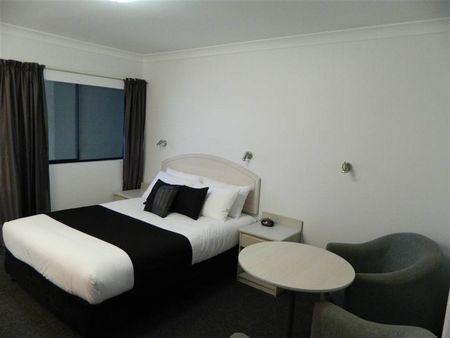 Alabaster Motor Inn - E Caravan Parks 1