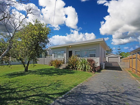 Summer Breeze - E Caravan Parks 0