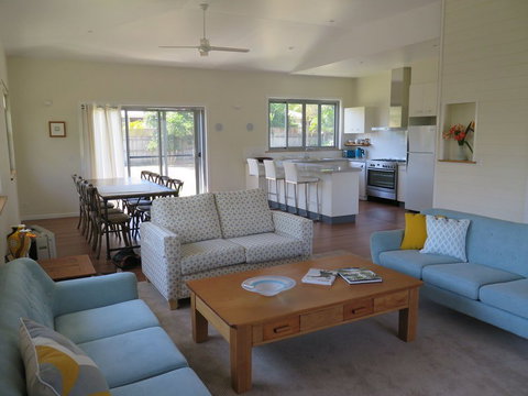 Turtle Bay House - E Caravan Parks 0