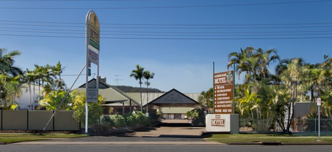 Glenmore Palms Motel - E Caravan Parks 5