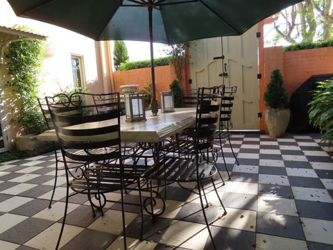 Maison De May Bed & Breakfast - E Caravan Parks 1