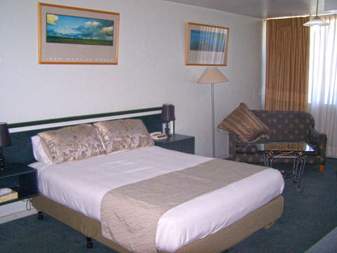 Econo Lodge Griffith Motor Inn - E Caravan Parks 2