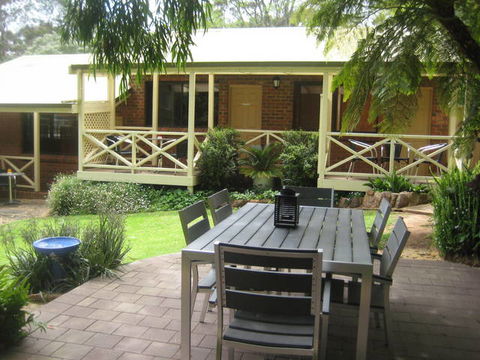 Edge Of The Forest Motel And Cottage - E Caravan Parks 6