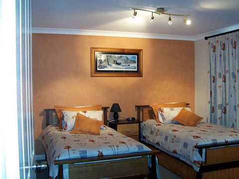 Elm Cottage - E Caravan Parks 0