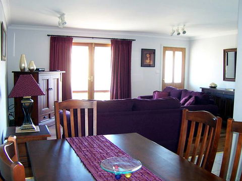 Elm Cottage - E Caravan Parks 2