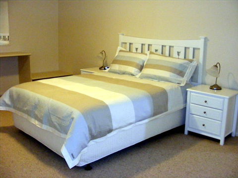 Fairways Bed & Breakfast At Jerilderie - E Caravan Parks 1