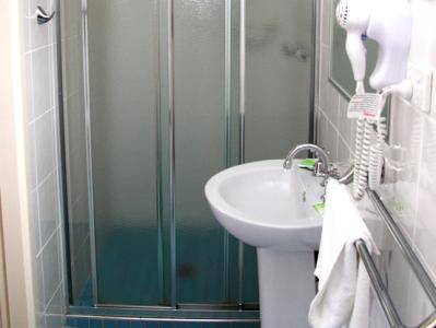 Gabriel Motor Inn - E Caravan Parks 2