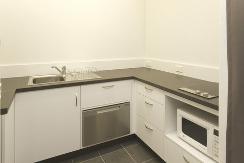 Glenmore Palms Motel - E Caravan Parks 2