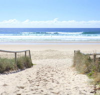 Golden Riviera Beach Resort - E Caravan Parks