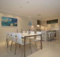 Hamilton Island Private Apartment - Poinciana - E Caravan Parks