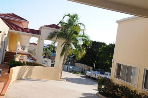 Harbour Sails Motor Inn - E Caravan Parks 0