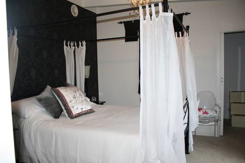 Harmony Bed And Breakfast - E Caravan Parks 3