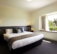Harrigan's Irish Pub  Ibis Styles Harrington - E Caravan Parks