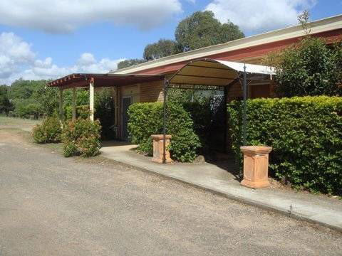 Hilldrop Motor Inn - E Caravan Parks 2