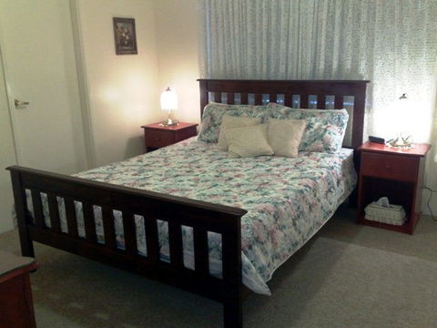 Jenoma Cottage - E Caravan Parks 1
