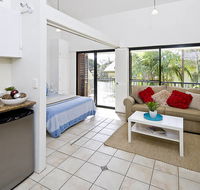 Julians Apartments - E Caravan Parks