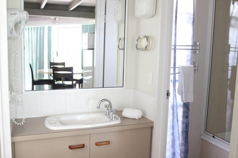 Kelly's Beach Resort - E Caravan Parks 4