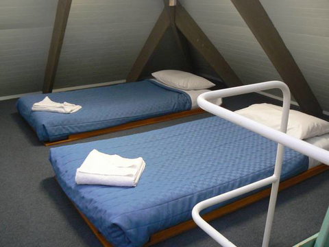 Kelly's Beach Resort - E Caravan Parks 9