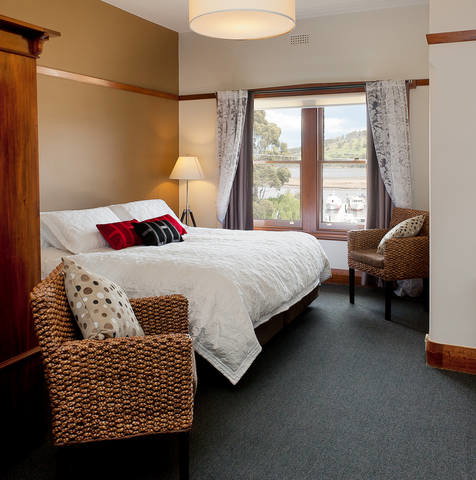 Kermandie Hotel & Marina - E Caravan Parks 0