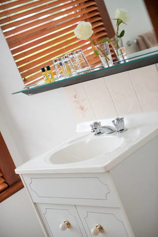 Kermandie Hotel & Marina - E Caravan Parks 4