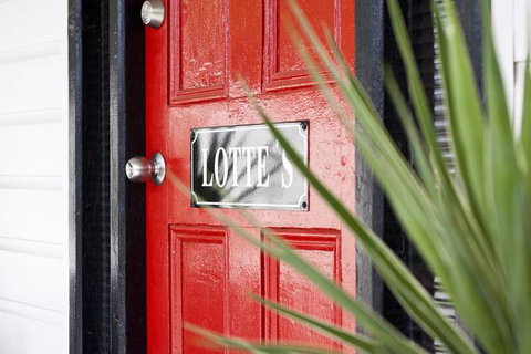 Lotte's Cottage - E Caravan Parks 0