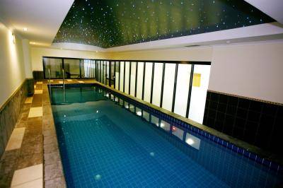 Mackay Grande Suites - E Caravan Parks 1