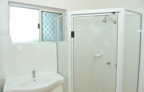 Mango Tree Motel - E Caravan Parks 2