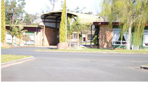 Manjimup Motor Inn - E Caravan Parks 1