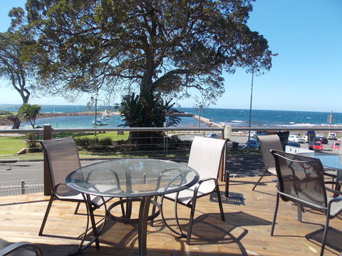 Ocean Beach Hotel - E Caravan Parks 33