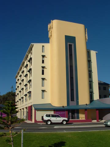 Ocean Beach Hotel - E Caravan Parks 0
