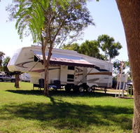 Outback Oasis Caravan Park - E Caravan Parks