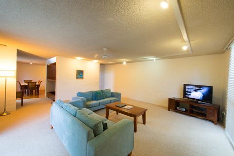 Palm Court Noosa - E Caravan Parks 6