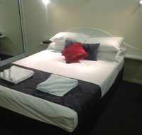 Parkside Motel Ayr - E Caravan Parks