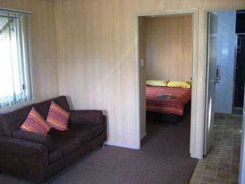 Pepper Tree Cabins - E Caravan Parks 2