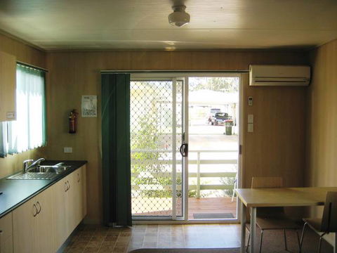 Pepper Tree Cabins - E Caravan Parks 3