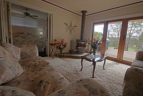 Peppermint Springs Retreat & Day Spa - E Caravan Parks 0