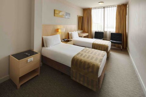 Quality Hotel Ambassador Perth - E Caravan Parks 9