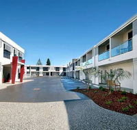 Quality Hotel Platinum International - E Caravan Parks