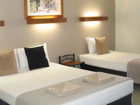 Quilpie Motor Inn - E Caravan Parks 0