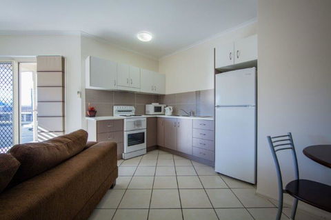 Rockhampton Serviced Apartments - E Caravan Parks 8