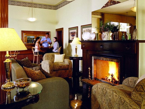 Royal Exchange Hotel - E Caravan Parks 0